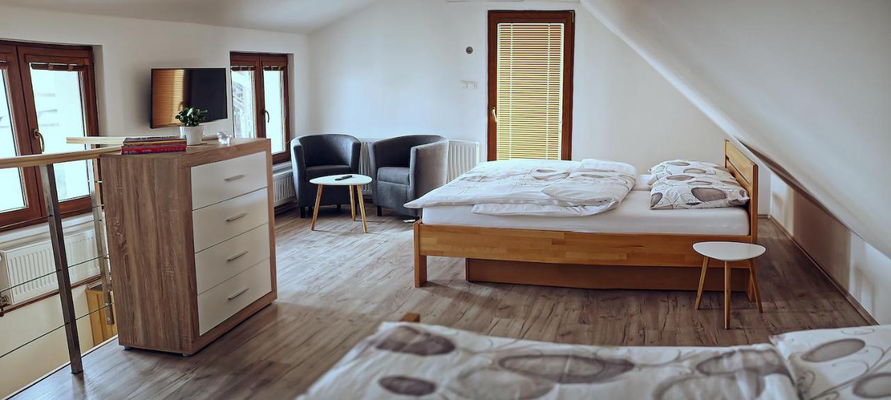 Nice Accommodation In Mikulov Exteriér fotografie
